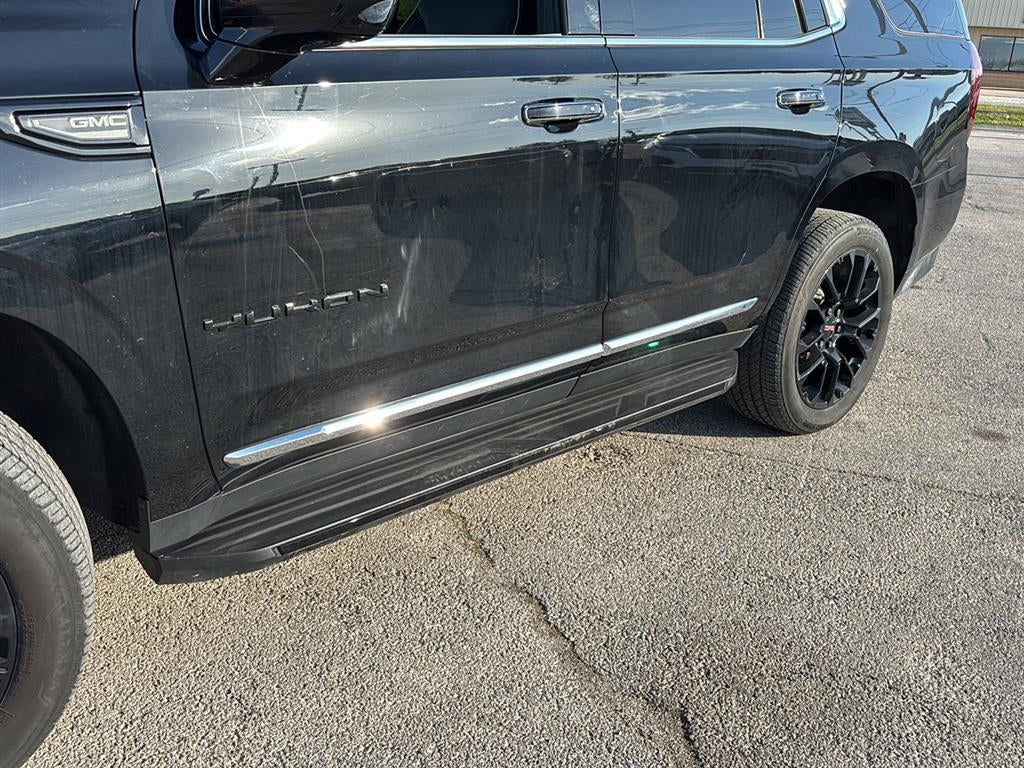 2023 GMC Yukon SLT - Photo 8