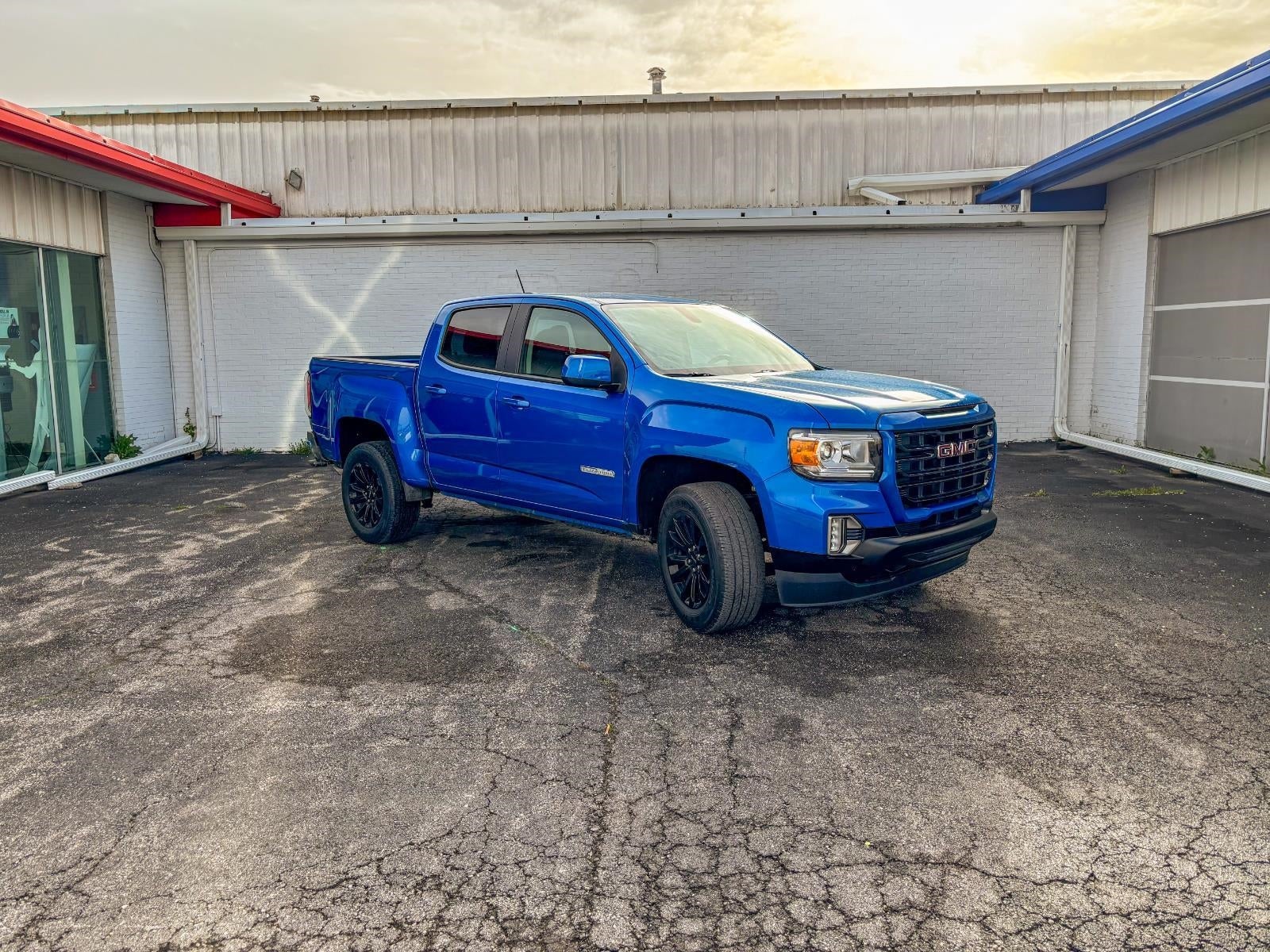 Used 2022 GMC Canyon Elevation with VIN 1GTG5CEN8N1217643 for sale in Kansas City