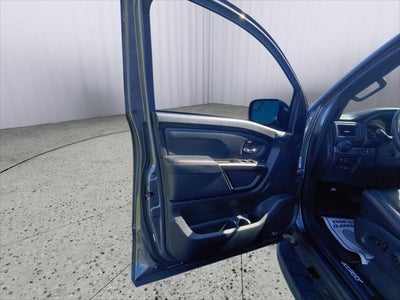 2024 Nissan TITAN Base