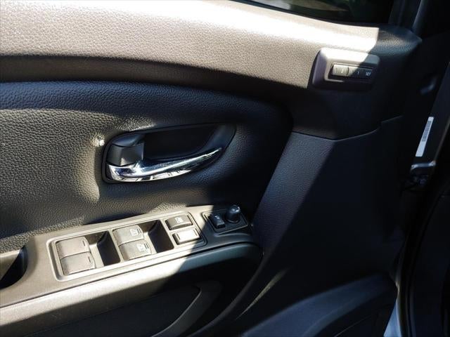 2024 Nissan TITAN Base