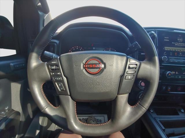 2024 Nissan TITAN Base