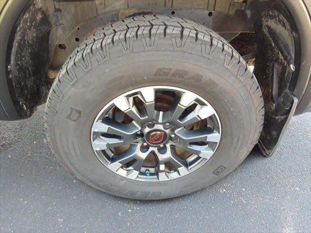 2024 Nissan TITAN Base