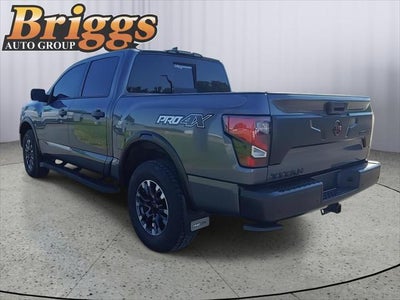 2024 Nissan TITAN Base