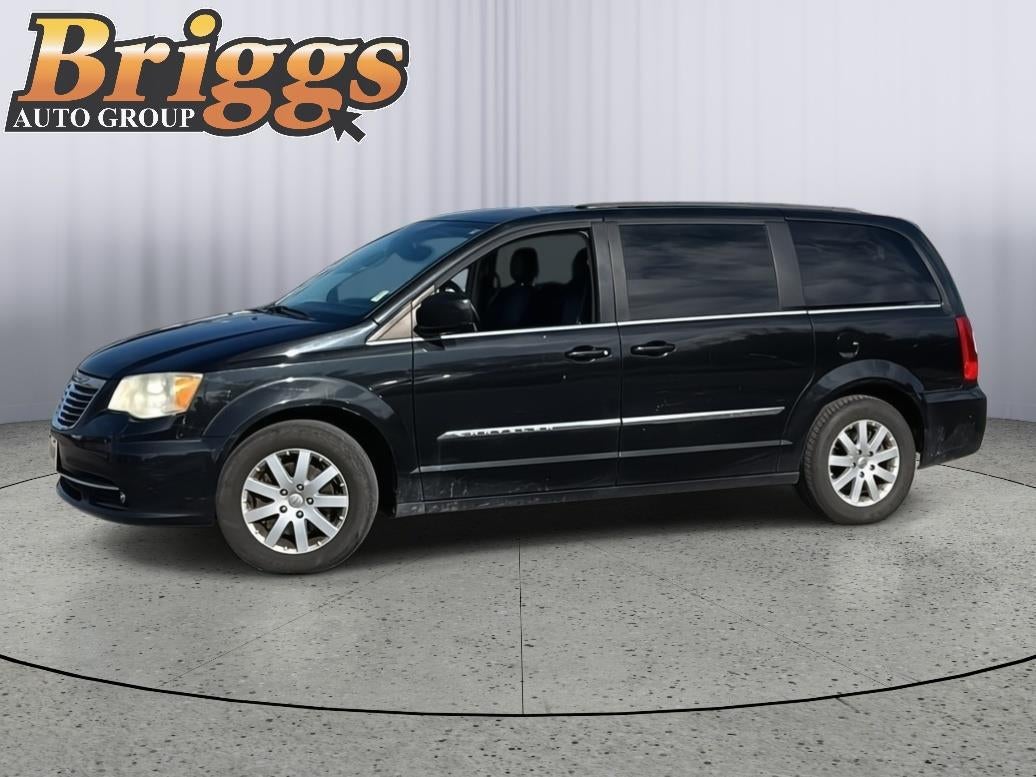 Used 2015 Chrysler Town & Country Touring with VIN 2C4RC1BG2FR510105 for sale in Kansas City