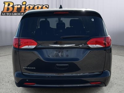 2022 Chrysler Voyager LX