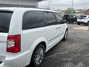 2016 Chrysler Town &amp; Country Touring L Anniversary Edition