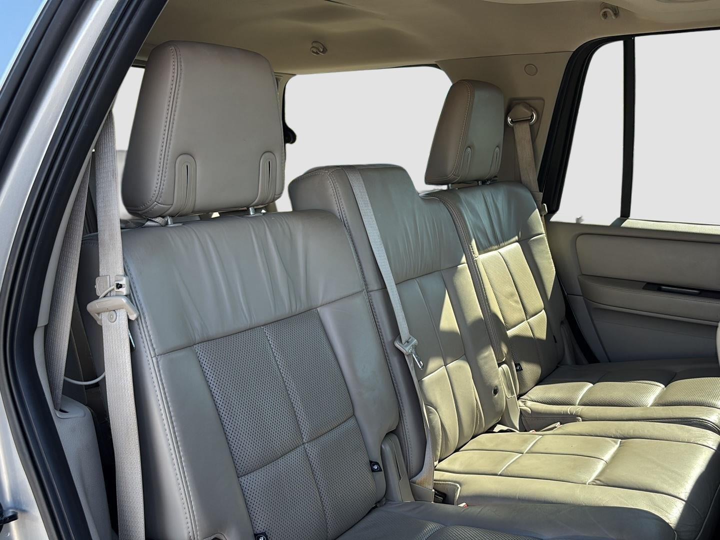 2014 Lincoln Navigator Base