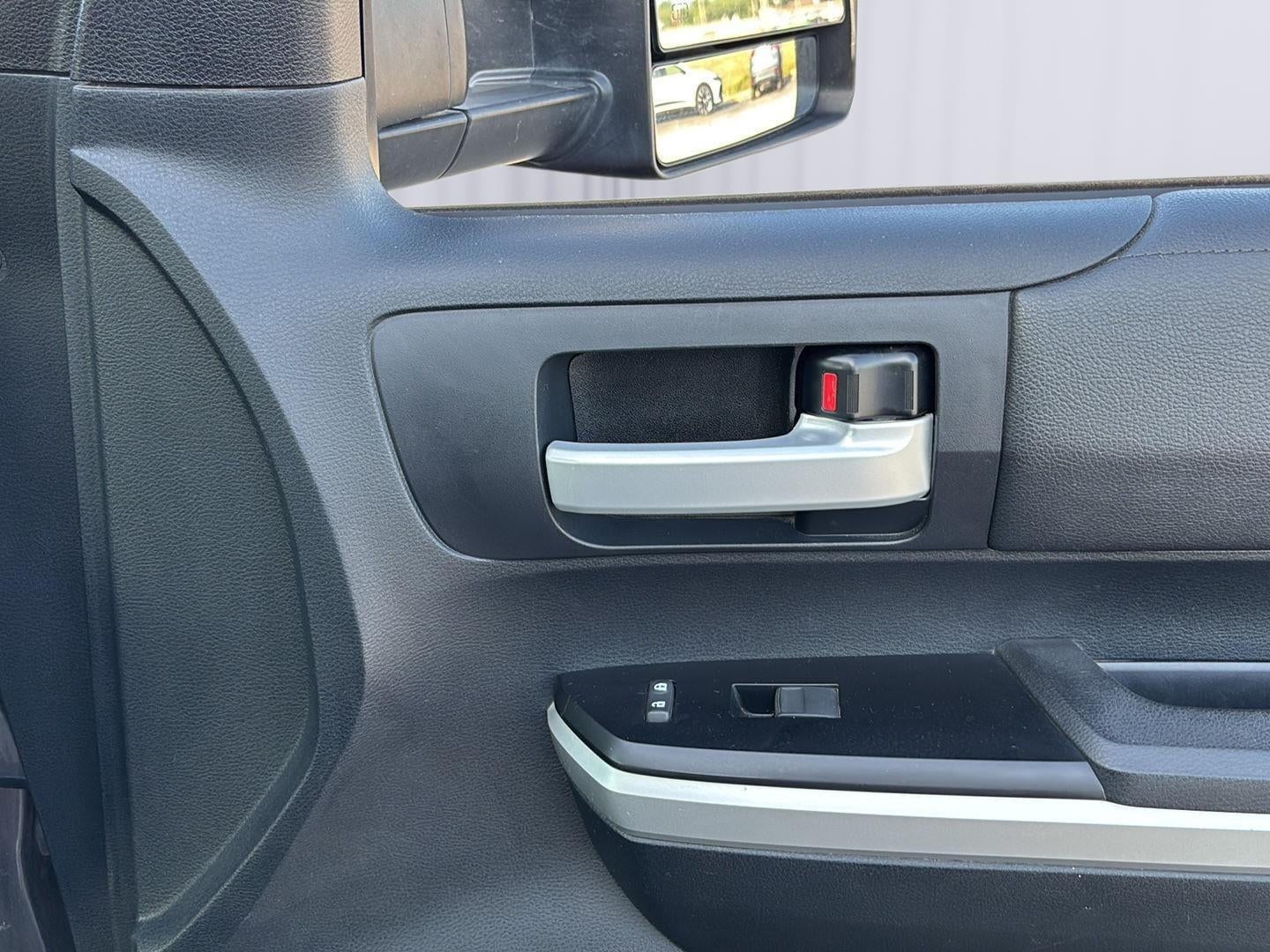 2015 Toyota TUNDRA Base