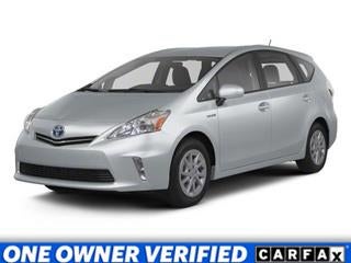 2013 Toyota Prius v Three's photo