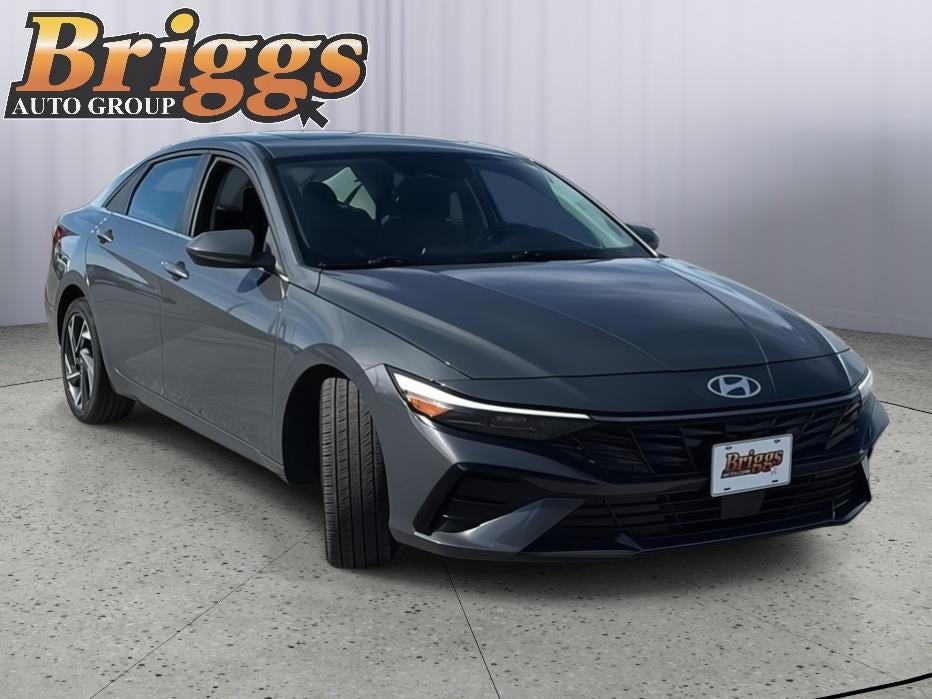 2025 Hyundai ELANTRA SEL