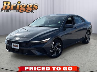 2025 Hyundai ELANTRA SEL