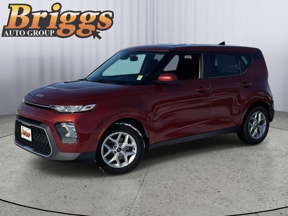 Used 2022 Kia Soul LX with VIN KNDJ23AU2N7813856 for sale in Kansas City