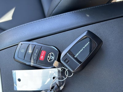 2026 Toyota Highlander XLE