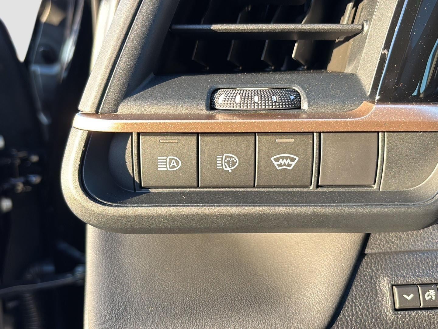 2025 Toyota Toyota Crown Signia Limited